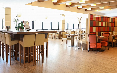 Movenpick hotel Sarajevo - Sarajevo - Restoran-Bar