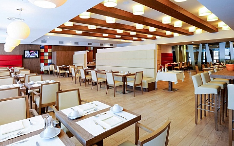 Movenpick hotel Sarajevo - Sarajevo - Restoran-Bar
