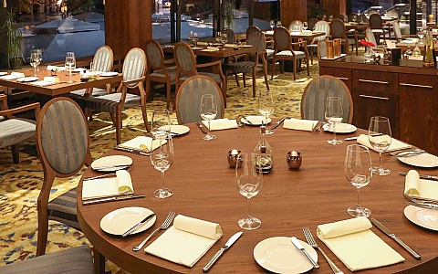 Movenpick hotel Sarajevo - Sarajevo - Restoran-Bar